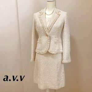 a.v.v One-piece suit setup suit go in . type graduation ceremony go in . type .. type size 38(M) cream color lame 