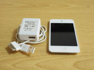 【中古】Apple「iPod touch(第4世代)」A1367 16GBモデル ホワイト 動作確認済 Dock-USBケーブル・京ハヤ ACアダプター JK60WH-V3 セット