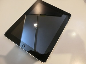 Apple☆ iPad Wi-Fi 64GB ブラック 中古品 本体のみ☆