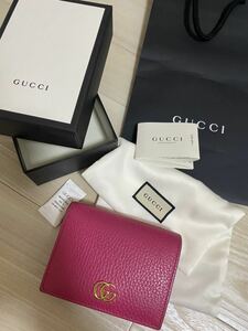 GUCCIグッチピンクマーモントプチ二つ折り財布ミニ財布レザープラダシャネルヴィトンサンローランセリーヌ