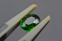 天然グリーングロッシュラーガーネット【ツァボライト】ルース　0.973ct　CGLソーティング　宝石　ジュエリー　製品制作　CD-031S_画像4