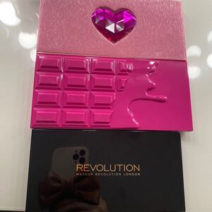 メイクアップレボリューションアイシャドウパレット