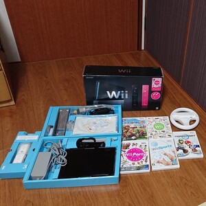 Wii本体ブラックカラー・ ソフト5つ おまけセット