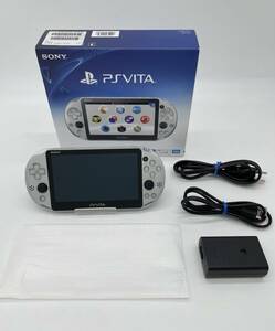 PlayStation Vita Wi-Fiモデル シルバー (PCH-2000ZA25)【極美品】