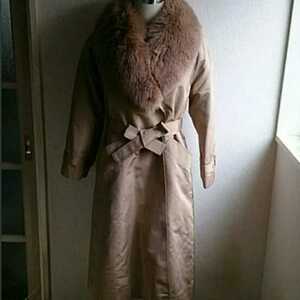 春秋冬 Cappottoカポット ブルーフォックスの襟ファー、チキャンラムの毛皮インナー、シルクのロングコート