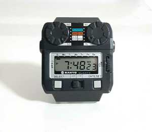 デッドストック　サンヨー　SANYO RF1 ラジオ　腕時計　未使用　ジャンク　送料無料　デジタル　ラジオウォッチ　ビンテージ 