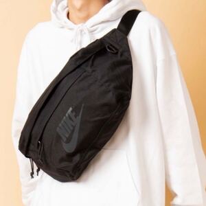 《新品国内正規品 タグ付》NIKE ナイキ テック ヒップパック・ブラック10L