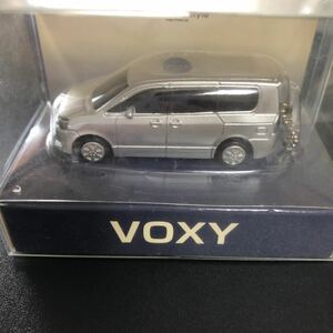 VOXY ストラップ シルバーメタリック 非売品 ミニカー ボクシー
