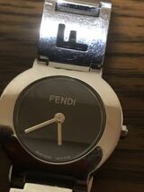 FENDI レディース腕時計 クォーツ 3050 L ベルト純正　稼働品_画像2