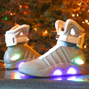  LED点灯 バック・トゥ・ザ・フューチャー 未来の靴 スニーカー シューズ 海外限定 国内未発売 映画グッズ レプリカ 1