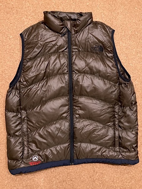 レア★ノースフェイス SUMMIT アコンカグア ダウンベスト 茶色/ブラウン M ND13300★ 軽量 コンパクト 登山 キャンプ アウトドア 富士山