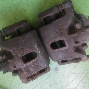  Subaru samber Sambar TT2 truck TT1 light truck front right brake caliper EN07 left caliper original front caliper left right brake part removing car 