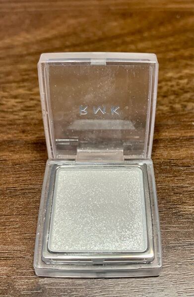 RMK インジーニアスパウダーアイズ アイシャドウ シャイニーホワイトシルバー