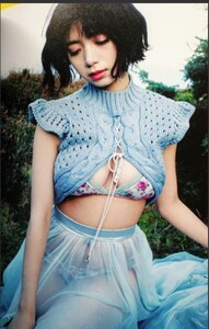 池田エライザ ファースト写真集 「pinturita」 第二刷 帯なし