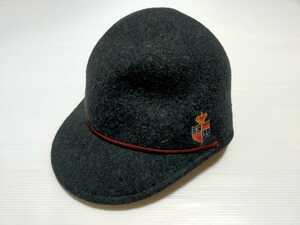 ウールキャップ　シゲマツ　cap 帽子　メルトン　wool　上品　温かい　あたたかい　かわいい　可愛い　エンブレム　高級感　キャスケット