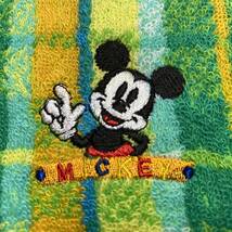 やや大き目、丁寧な【MICKEY】刺繍です。