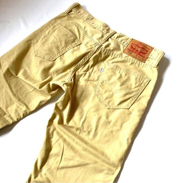 W30 実寸82㎝ Levi's メンズ ジーパン バイカー キャンプ 釣り 古着 オシャレなクリーム色 カジュアル ワーク シンプル 即決