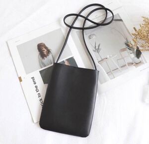 ショルダー ポシェット 韓国 サコッシュ 合皮 フェイクレザー 黒 シンプル ミニバッグ スマホポーチ スマホショルダー ブラック