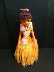  lovely . summer .. . doll * ponytail * wheat color. .* hula dance 