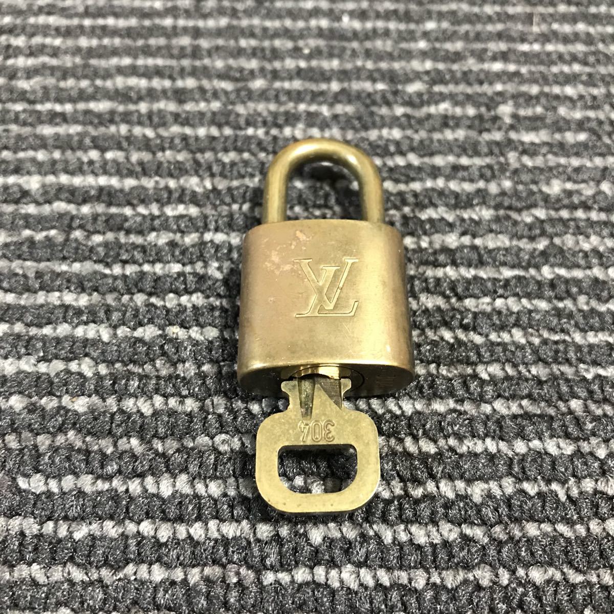 在庫一掃売り切りセール ルイヴィトン 南京錠 パドロック カデナ