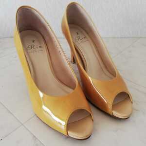 515/ beautiful goods!!Riz raffineeliz raffine original leather enamel pumps 23cm