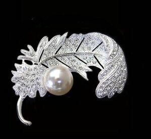  feather pearl lady's p low chi corsage Kirakira cz diamond 