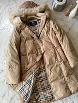 極暖14万超★美品BURBERRY LONDON 【高級ファックスファー使用 】●バーバリーコート●高級ダウン90%●熟練されたシルエット　レディース_画像2