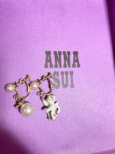 ANNA SUI アナスイ　イヤリング　白猫　モチーフ　レア　ネコ