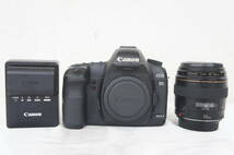 ⑨ Canon キャノン EOS 5D MarkⅡ デジタル一眼 デジタルカメラ EF 100mm F2 レンズ バッテリー 充電器 0601150601_画像1