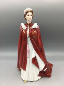 美品 ロイヤルウースター エリザベス女王 80歳 お祝いにおいて 高さ23cm フィギュリン 陶器人形