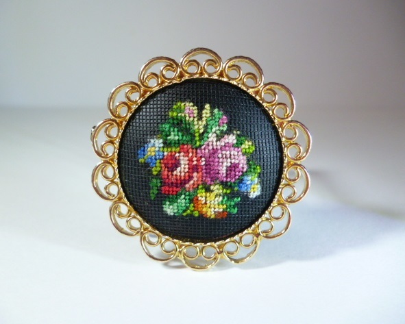 プチポアン・プチポワン☆薔薇刺繍ブローチ 48ct cnema.fr