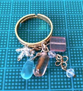 【オリジナルデザイン】ビーズ リング ハンドメイド ゆらゆら イニシャルR ピンクブルー系 ゴールド アクセ