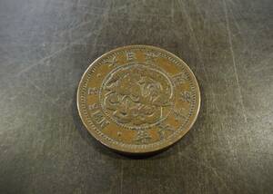 2銭胴貨 明治16年 送料無料 （12901）　 古銭 骨董　アンティーク　日本 貨幣　硬貨　菊の紋章 お宝