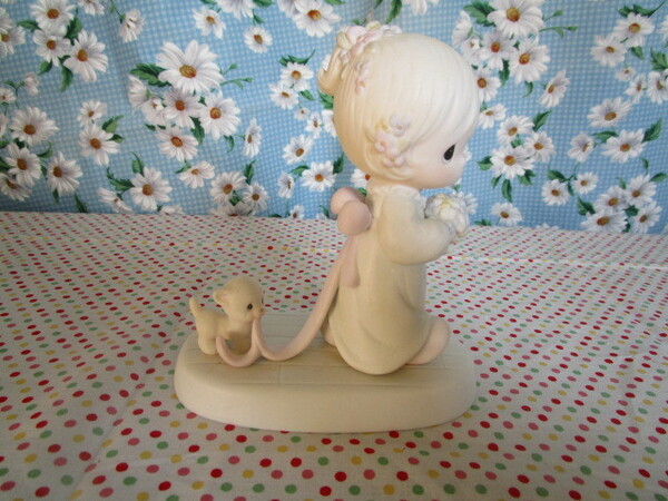 Ｂ１　陶器人形『SHARING OUR JOY TOGETHER』～エネスコ　優しい色合いの少女と犬の置物　癒されませんか？