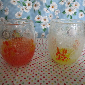 B1『オレンジ色に水玉模様の泡ガラスのロックグラス&イエローに水玉模様の泡ガラスのロックグラス~2個まとめて』~箱なし ベトナム製