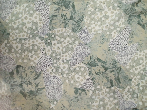 87幅110cm×125cm※布生地※幾何学模様※薄グリーン系※洋裁※手芸※インテリア※洋服作りに※小物作りに※雑貨作りに