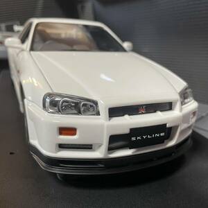 未展示品　オートアート 1/18 ニッサン スカイライン R34 GTR 1999 ホワイト