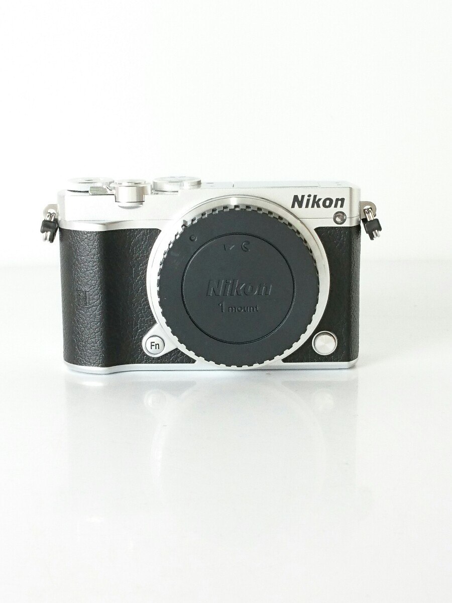 ニコン Nikon 1 J5 ダブルレンズキット [ブラック] オークション比較 