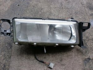 * Volvo 960 sedan 96 year 9B6254 right head light ( stock No:A09008) (4736) *