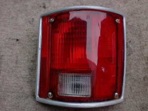 * Chevrolet Suburban K5 4WD 90 year 5.7L right tail lamp ( stock No:A10881) (4987) *