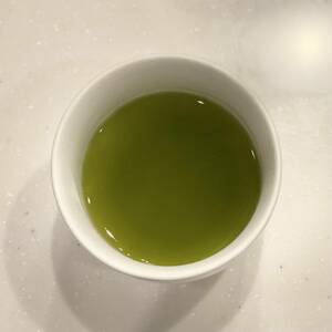 強めに焙煎をきかせた香り豊かな深煎り煎茶　100g3本