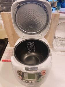 ZOJIRUSHI おいしく炊ける マイコン炊飯ジャー プレミアムホワイト NS-ZB18 10合