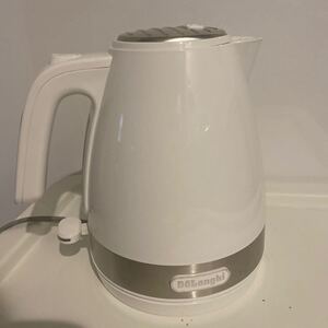 電気ケトル デロンギ