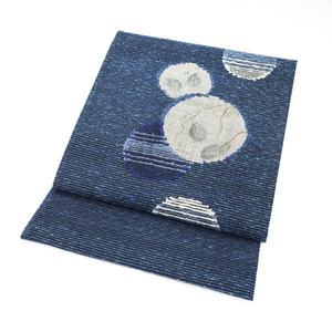 Art hand Auction 上質 中古 袋帯 19800円均一 変わり織 手描き 藍色 アケビ 丸文 ポコポコと立体感のある地 カジュアル 仕立て上がり みやがわ rb851, 帯, 袋帯, 仕立て上がり