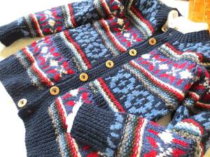 ２２美品★ハンドメイド★手編み棒針ざっくり編み カウチンウールセーター M　紺MIX