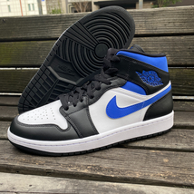 正規品 【us12】 NIKE ナイキ AIR JORDAN1 MID エアジョーダン1 ミッドカット ROYAL 白 黒 ロイヤルブルー NBA バスケット 30㎝ _画像2