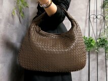 超美品 新品同様●BOTTEGA VENETA ボッテガ●ヴェネタ バッグ●イントレチャート●ラム レザー 本革●ホーボー ショルダー●茶●B5●23521_画像1