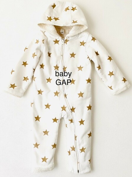 babyGAP ベビー　ボディーオール　星柄とボアのリバーシブルふわふわもこもこでとても暖かい。寒さ対策にぴったり。80センチ