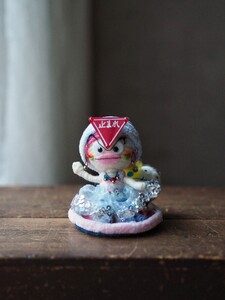 あなた様に寄り添う、暗示系「タリ」のOUENマスコット白 ハンドメイド
