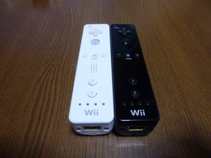 R079【送料無料】Wii リモコン 2個セット　ブラック　ホワイト　（動作良好 クリーニング済）白 黒　NINTENDO　任天堂 純正 
